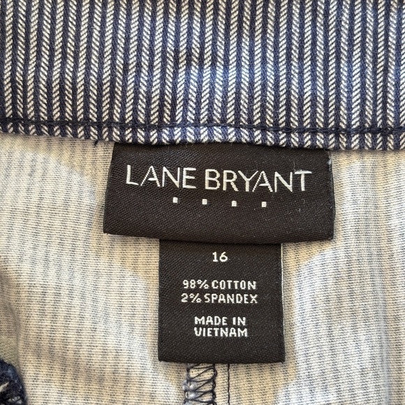 Lane Bryant Women's Plus Size 16 Bermuda Shorts Cotton Blend Navy White Striped - Picture 12 of 15